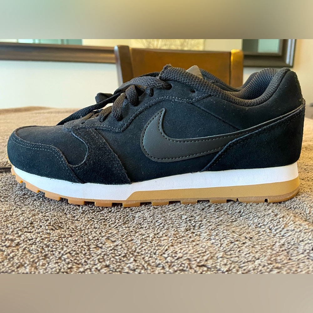 Women’s Nike MD Runner 2: Size 6.5